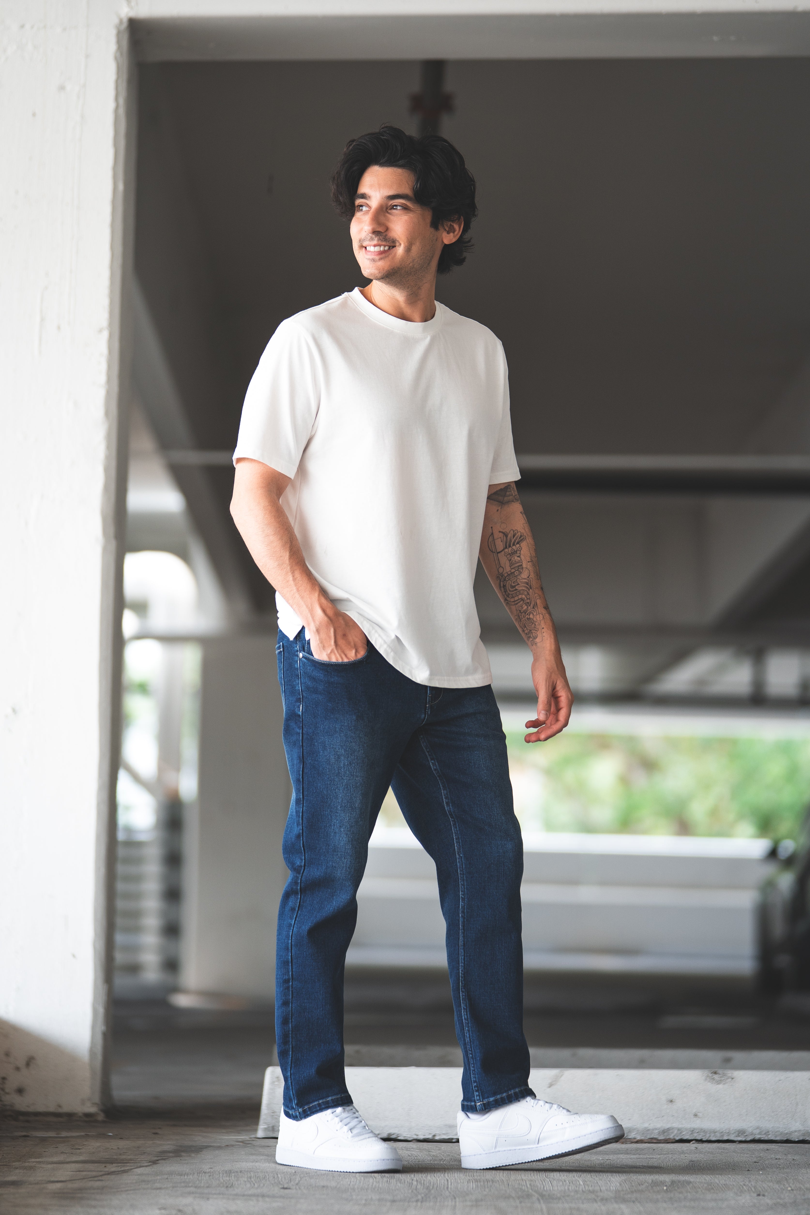 Straight Fit Stretch Jeans Medium Wash