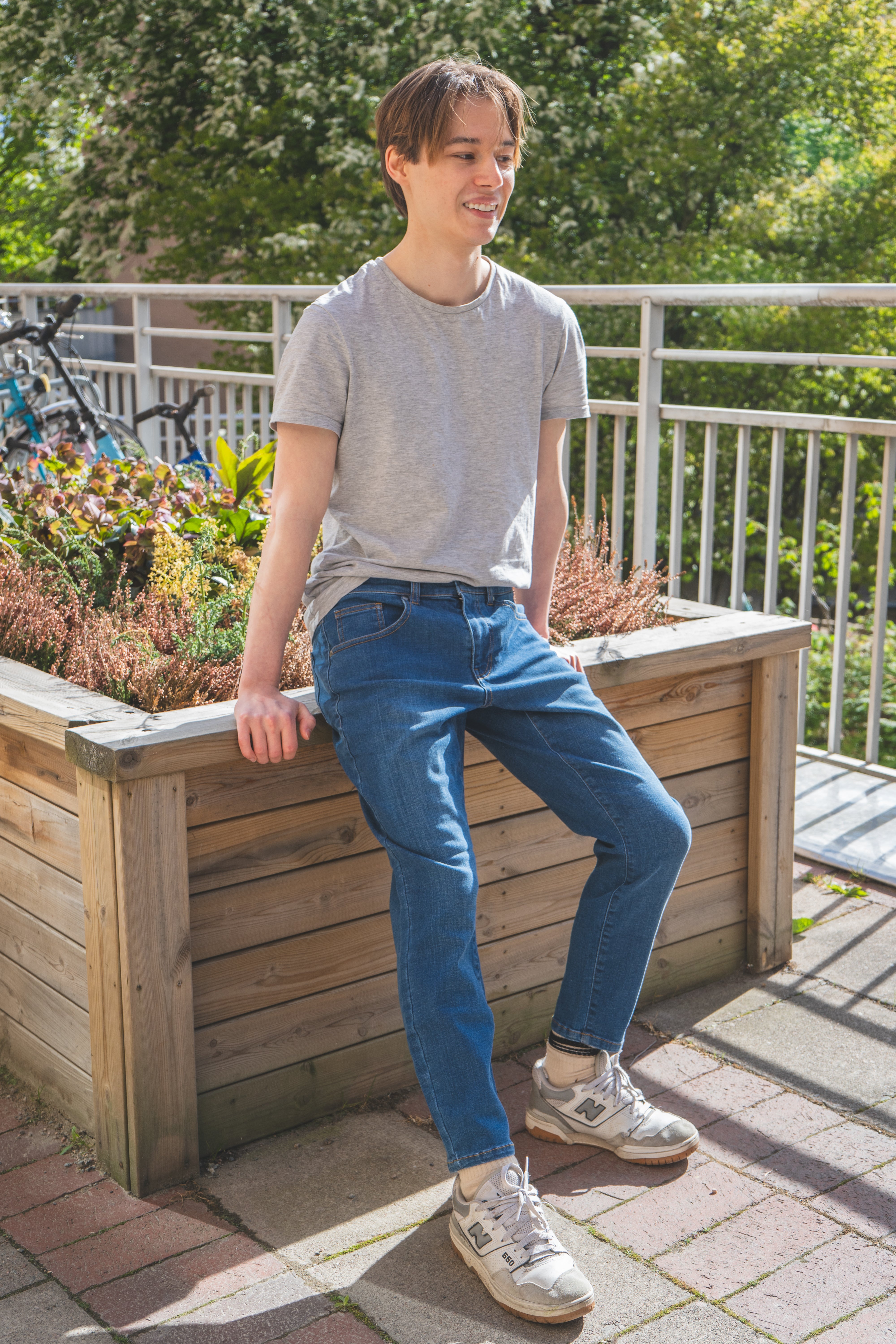 Core Extra Stretch Jeans Medium Wash